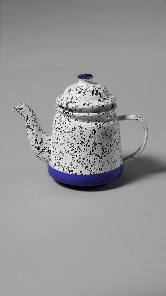 WB2 Enamel Teapot 0.8 L